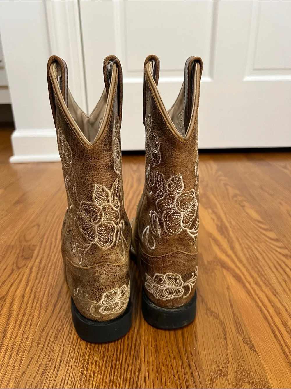 SHYANNE GIRLS' LITTLE LASY FLORAL EMBROIDERED WESTERN BOOTS - Size 2